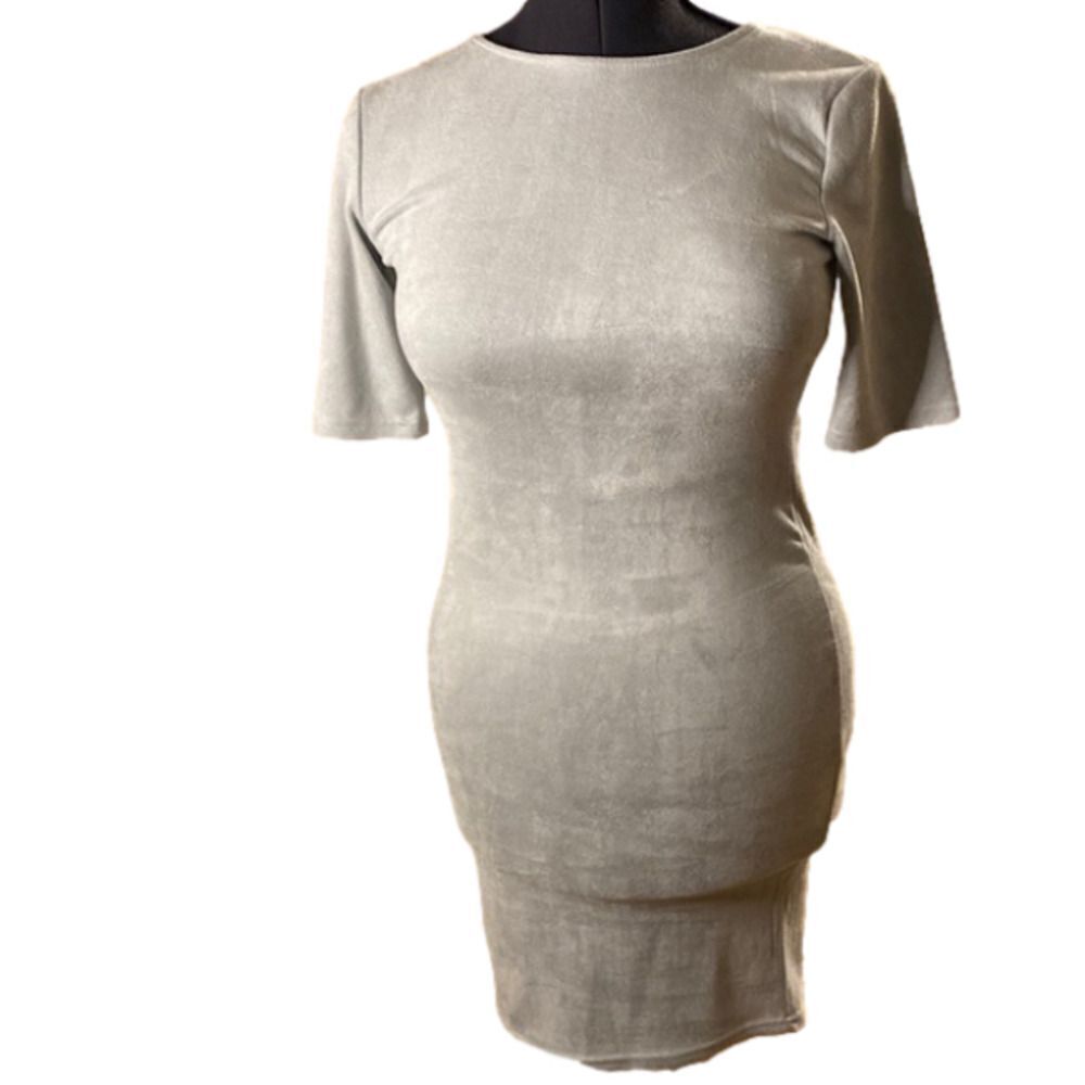 Lemon 🍋 Fashion Women’s Soft Grey Soft Short Sleeve Midi Dress (Size Medium)NWT